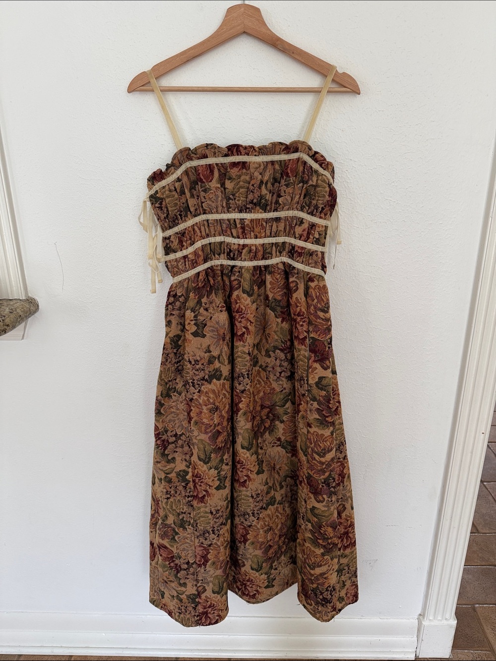 Sofia the Label Tapestry Dress - Picture 6 of 12